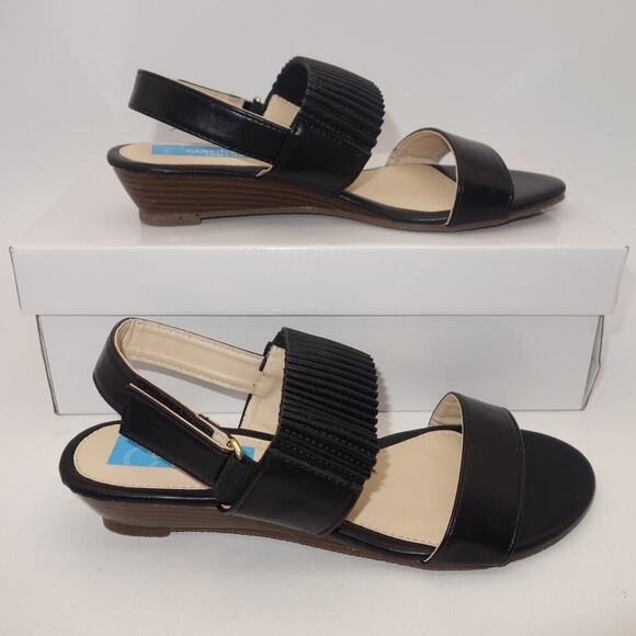 Comfort Corner Shoes - New in Box Comfort Corner BLACK Sandals Low Heel Women's 7